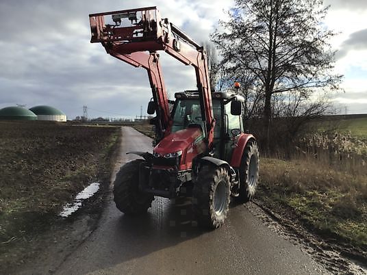 Massey Ferguson 5613