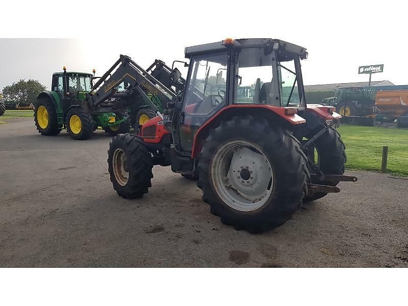 Massey Ferguson 4235