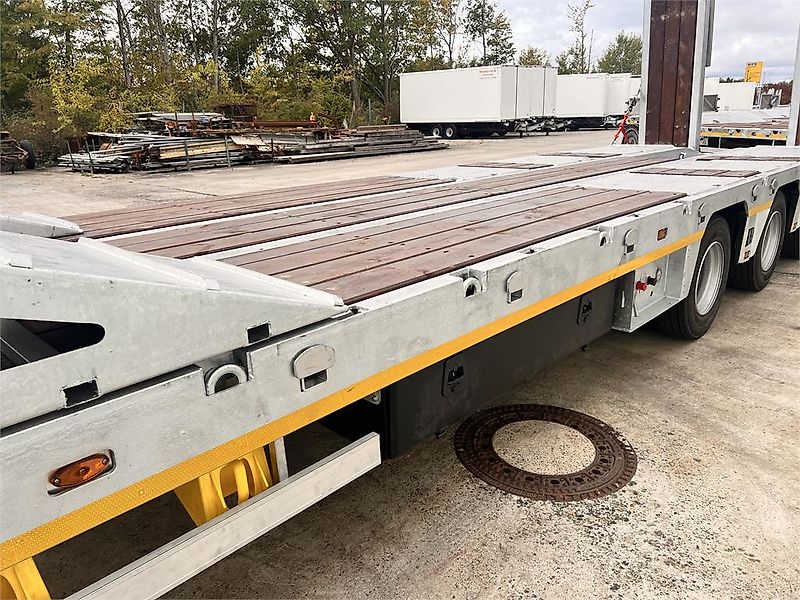 Möslein ST 3 3 Achs Satteltieflader neu