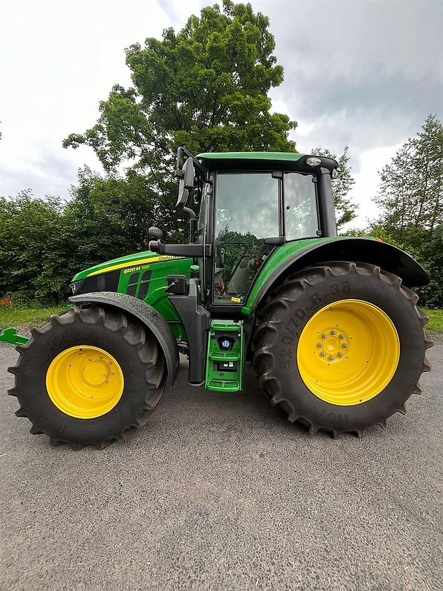 John Deere 6120M