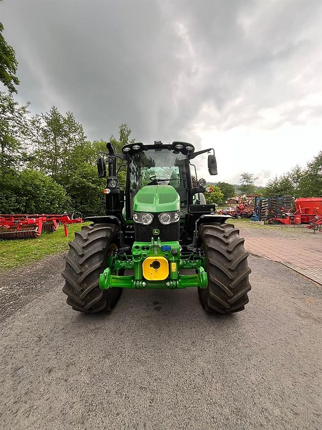 John Deere 6120M