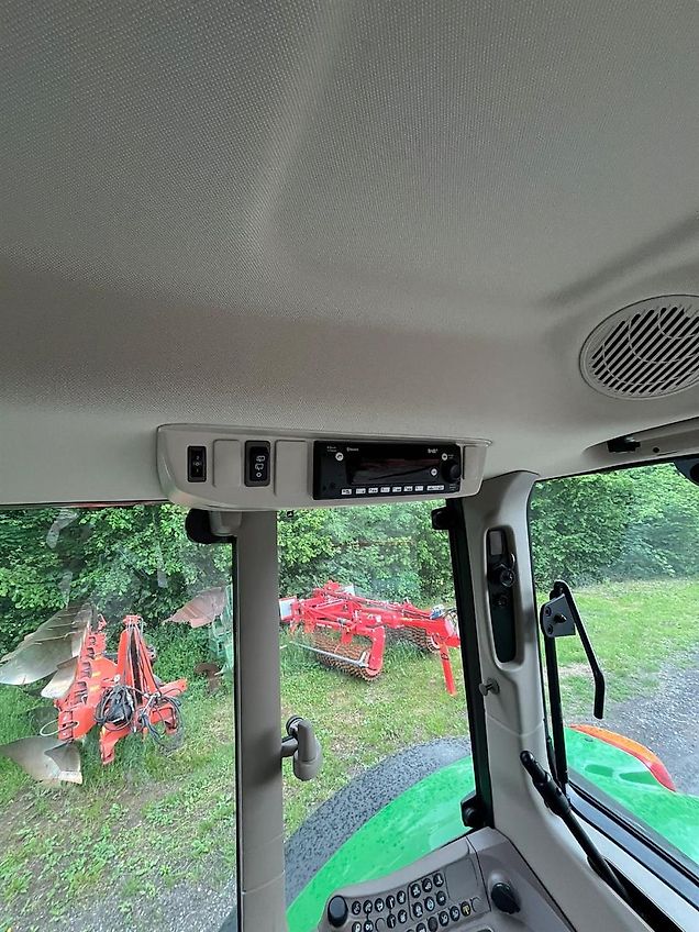 John Deere 6120M