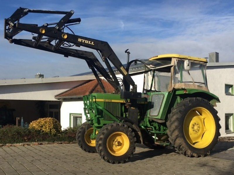 John Deere 2130