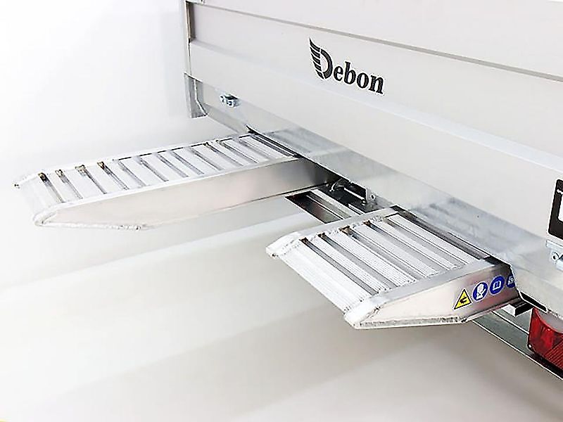 Debon Dreiseitenkipper 180x306 2,6t|E-Pumpe|Rampen|Stützen