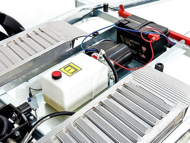 Debon Dreiseitenkipper 180x306 2,6t|E-Pumpe|Rampen|Stützen