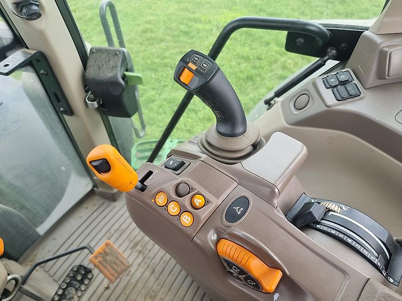 John Deere 6195 M