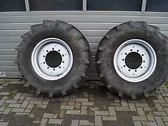 Reifen mit Felgen 420/70 R24 für Vorderachse zu Deutz 8006,DX110