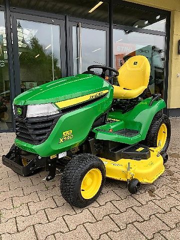 John Deere X590