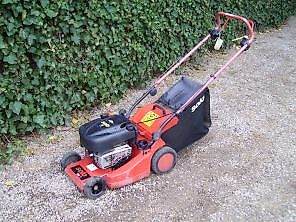 Der Solo Rasenmäher lässt sich besonders leicht mit der Touch-and-Mow Funktion starten.