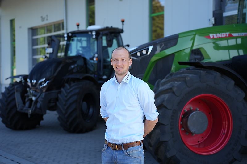 Ansprechpartner Herr Simon Scheel